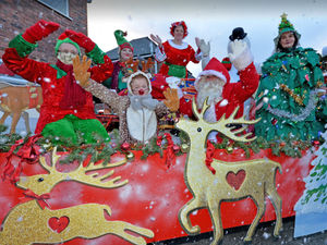 Supporting image for story: Family sleigh ride raises smiles