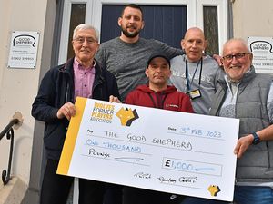 Supporting image for story: Former Wolves players still heroes for the city