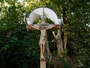 Supporting image for story: Repairs to historic war memorial first built in 1920 are approved