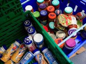 Supporting image for story: Record 2.5 million emergency food parcels handed over during pandemic