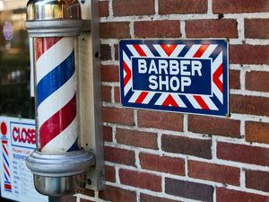Supporting image for story: This barber is getting a lot of love for their answer on a hairdressing-themed Reddit question