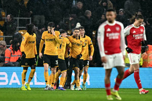 Wolves players celebrate the equaliser