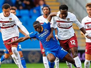 Supporting image for story: No Shrewsbury Town fitness concerns says boss Matt Taylor 
