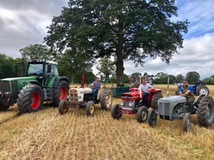 Supporting image for story: Memorial tractor run raises more than £1,500 near Bridgnorth