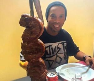 Ronaldinho celebrates his 40th birthday from prison 
