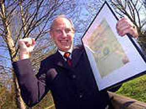 Supporting image for story: Derek's top business accolade