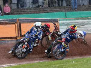 Supporting image for story: Wolves' home comforts are abruptly halted