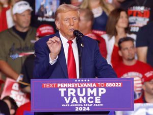 Supporting image for story: Trump switches from economic remarks to personal insults at Pennsylvania rally