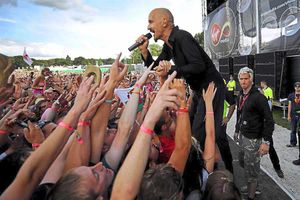 Supporting image for story: James' Tim Booth speaks ahead of Wolverhampton show - interview