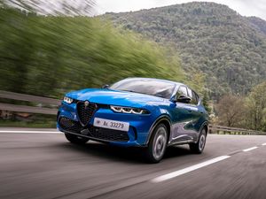 Supporting image for story: New Alfa Romeo Tonale SUV to start from £38,605