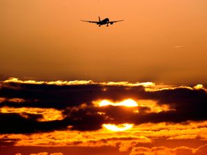 Supporting image for story: Public think Heathrow expansion ‘wrong priority’, polling suggests