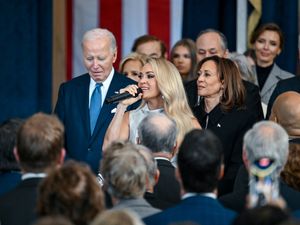 Supporting image for story: Carrie Underwood performs acapella after technical glitch at Trump inauguration