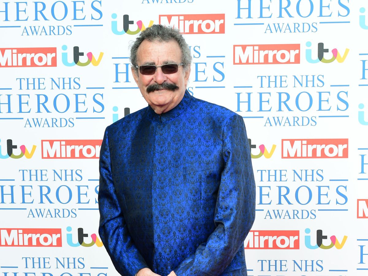 TV doctor Robert Winston quits BMA over ‘damaging’ strikes