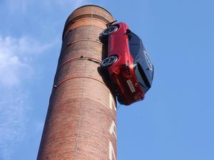Supporting image for story: Nissan Qashqai takes parking to a whole new level