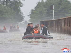 Supporting image for story: South Korea offers humanitarian aid to flood-hit North