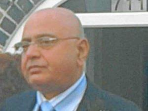 Supporting image for story: More than 1,000 pay tribute to shopkeeper