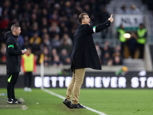 Supporting image for story: Julen Lopetegui defends under-fire Southampton boss Nathan Jones 