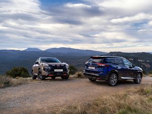 Supporting image for story: Nissan updates X-Trail with dynamic new look and more interior tech