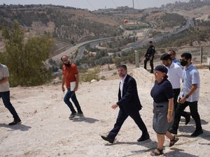 Supporting image for story: Israel announces West Bank settlement that ‘could imperil Palestinian state’