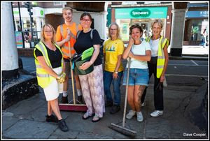 Residents, councillor and volunteers mucking in (Picture: Dave Copper)