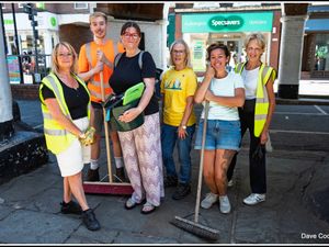 Supporting image for story: Bridgnorth residents muck in and clean up town centre