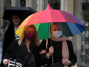 Supporting image for story: Face masks should not be a replacement for physical distancing measures – study
