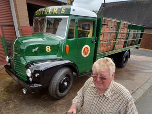 Supporting image for story: Vintage vehicles roll into town for Shropshire County Show