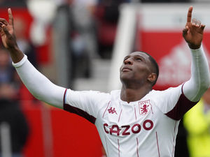 Supporting image for story: Dean Smith: Winner was Old Trafford redemption for Aston Villa's Kortney Hause