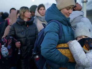 Supporting image for story: More than half of Britons ‘support no-visa policy for Ukrainian refugees’