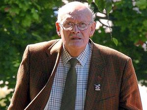 Supporting image for story: Ex-headteacher accused of sexually abusing pupils dies, aged 84