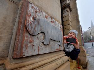 Supporting image for story: Get your mobile phones out and follow that Hippo!