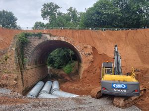 Installing the temporary culvert for the watercourse. Photo: SVR/Chris Bond