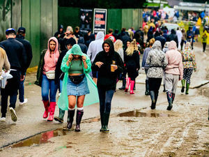 Supporting image for story: V Festival: Warning to drivers as last of the fans head home