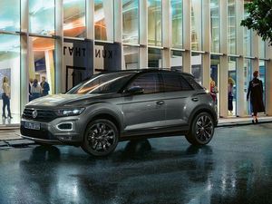 Supporting image for story: Volkswagen bolsters T-Roc line-up with new Black Edition