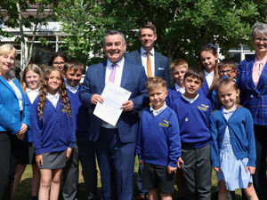Jo Evans - TrustEd Director of Education, Paul O’Malley - Executive Headteacher, Chris Marsh - Head of School, and Sarah Godden - TrustEd CEO, with pupils from Alveley Primary. 