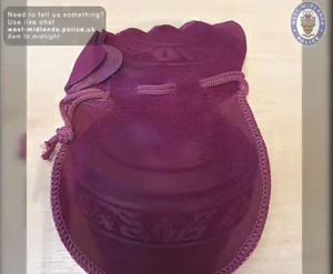 A red pouch like this was taken. Image: WMP