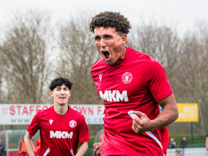 Supporting image for story: Robins continue to soar as they make it 14 undefeated