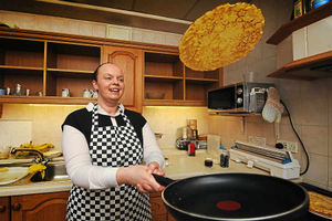 Supporting image for story: Express & Star caterers offer their expert pancake advice
