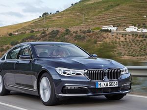 Supporting image for story: Review: BMW’s 7 Series offer a luxurious yet engaging driving experience