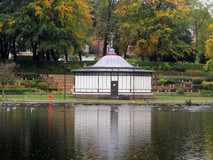 Supporting image for story: Man found dead at Walsall Arboretum