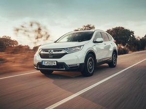 Supporting image for story: First Drive: Hybrid proves the right choice for the Honda CR-V