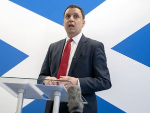 Supporting image for story: Sarwar ‘is his own man’ after his call for Starmer to quit, says Streeting