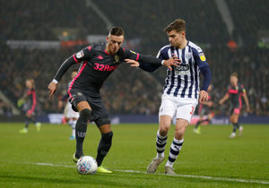 Ben White of Leeds United and Conor Townsend of West Bromwich Albion. (AMA)