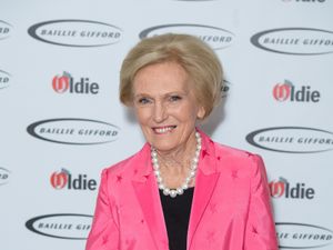 Supporting image for story: Mary Berry reveals she underwent surgery for broken hip