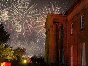 Supporting image for story: Splash of Colour fireworks night lights up Himley Hall
