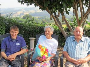 Supporting image for story: Quick-thinking repairman downs tools to help elderly customer wounded in fall