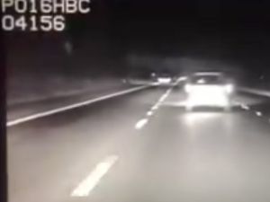 Supporting image for story: Police pull over middle lane-hogging motorist on M55