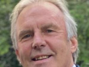 Supporting image for story: Tributes paid as former Wolves physio Paul Darby dies aged 66