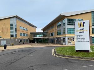 Supporting image for story: New partnership set to give students insight into university life