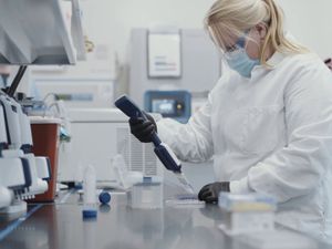 Supporting image for story: UK approves Moderna Covid-19 vaccine and orders an additional 10 million doses